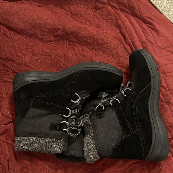 YUU ABALEE STYLE Black water resistant winter boots, women’s 8.5M suede leather - Picture 11 of 12